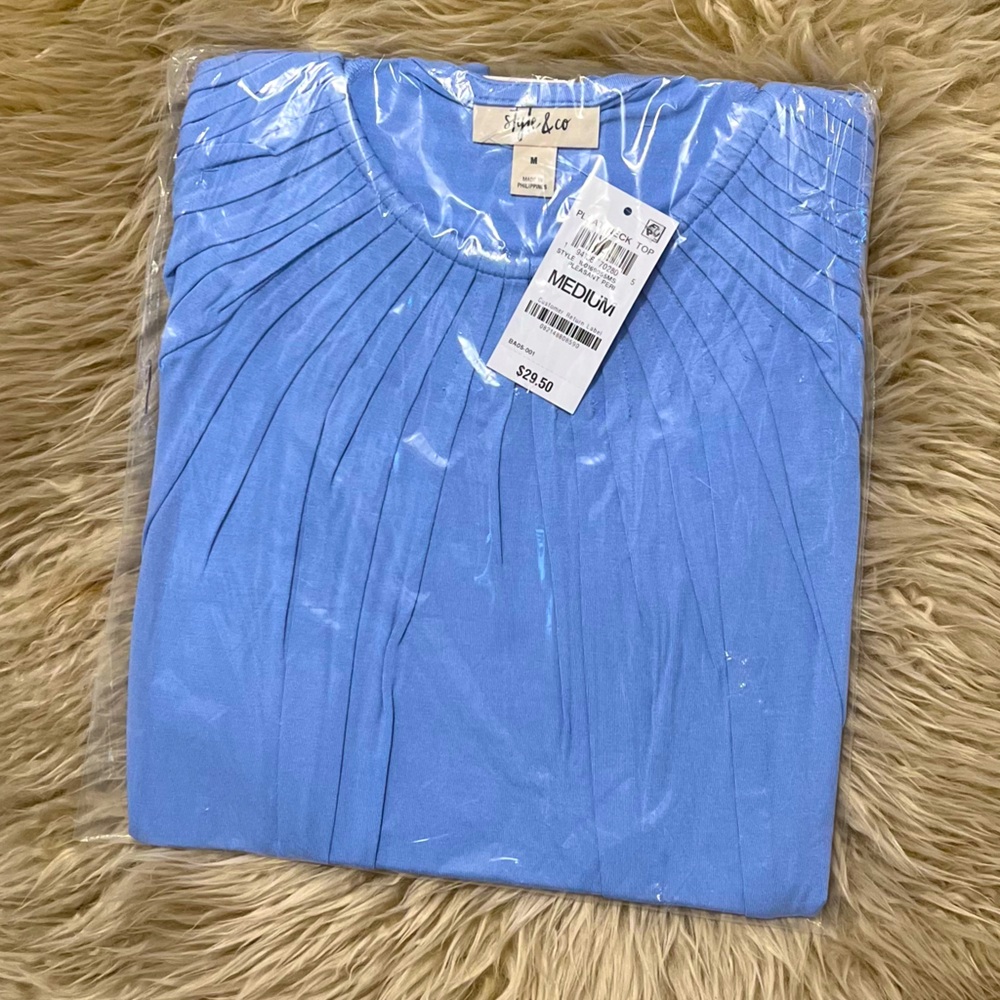 Casual or Business Casual Super Comfy Loose fitting Cotton(or the like) Shirt
